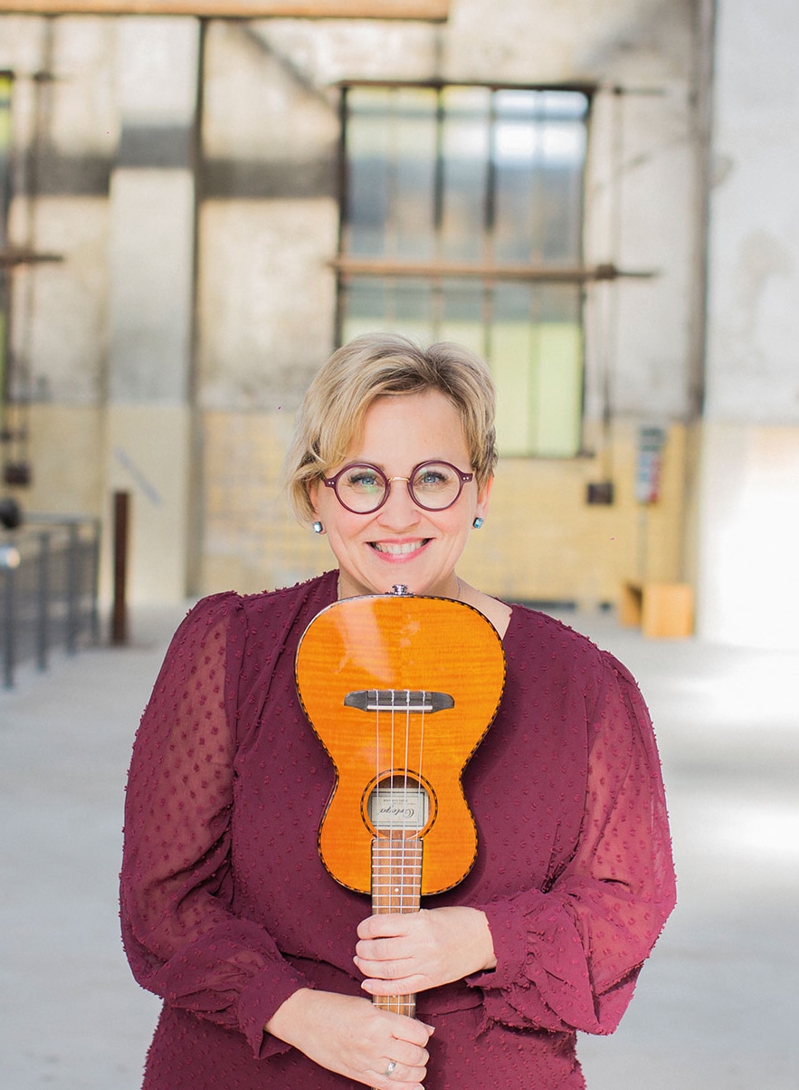 Trauersängerin Petra Berghaus singt auf Beerdigungen